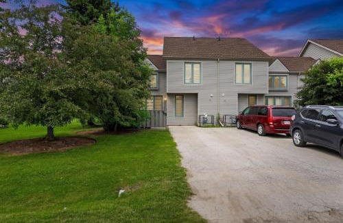 Collingwood Villa | The Family Escape Townhome