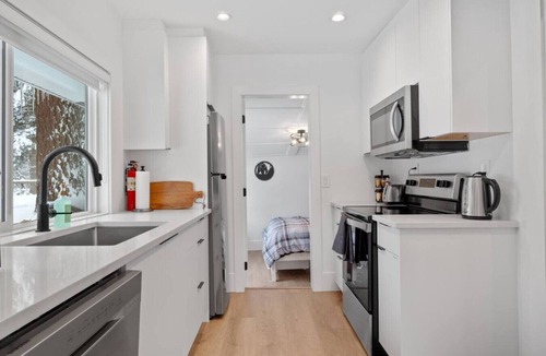 Sardis Cottage | The Fisherman's Escape - Sauna & Steam Shower