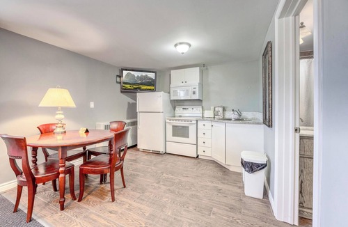 Sarnia Hotel | The Gables inn