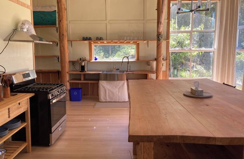 Whaletown Cottage | The Garden House - Unique spacious stay in Whaletown