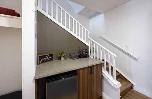 Harvie Heights Apartment | The Gem Stays | Private 10-Suite Retreat Sleeps 56