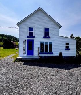 Fortune Harbour House | The Glavine Getaway
