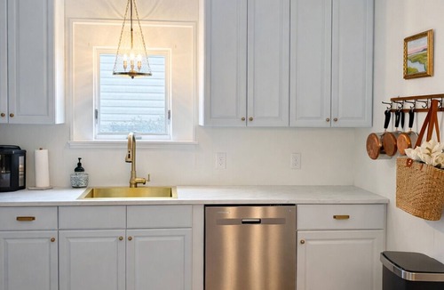 Long Beach Cottage | The Half Shell Cottage - Walkable Beach Bungalow