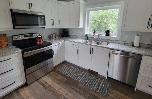Kensington House | The Henderson Homestead - Completely Renovated Home, Quiet and Centrally Located