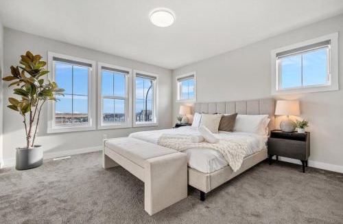 Calgary House | The Herron Rise Retreat