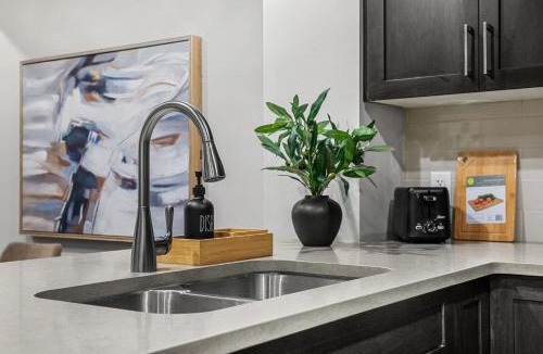 Calgary House | The Herron Rise Retreat