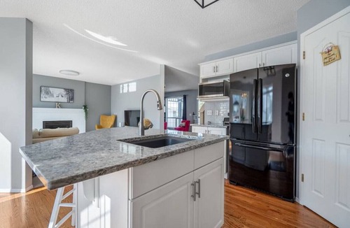 Citadel Apartment | The Highland | Fenced Yard | Gym | Office | Pets