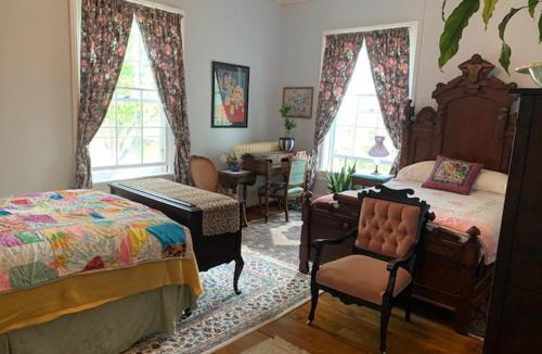 Niagara-on-the-Lake Bed & Breakfast | The House of Elsie Bed and Breakfast