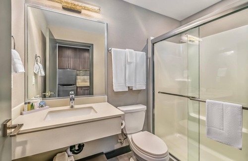 Kamloops Hotel | The Hue Hotel, an Ascend Collection Hotel