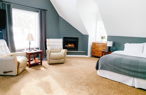Salmon Arm Bed & Breakfast | The Inn at the Ninth Hole B&B