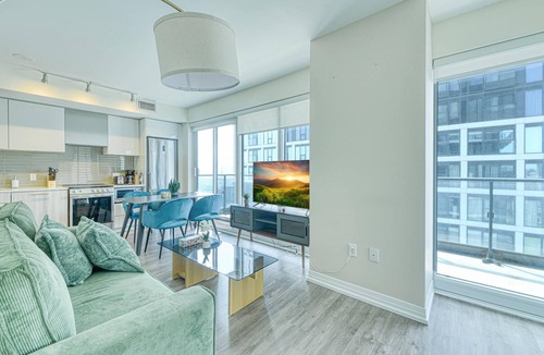 Garden District Condo | The Jarvis Suite