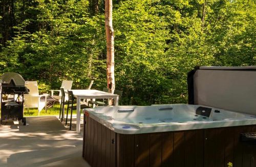 Sainte-Beatrix Ski Chalet | The Lofti