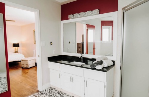 Northeast Edmonton House | The Luxury House.(Jacuzzi included)