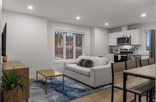 Langford House | The Madrona Guest Suite - Modern West Coast Comfort