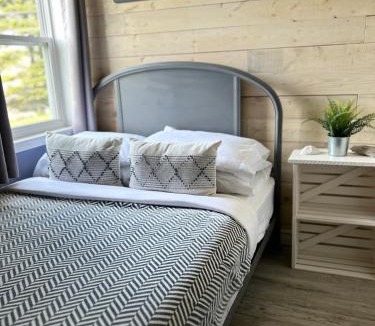 Port Dufferin Hotel | The Marmalade Motel