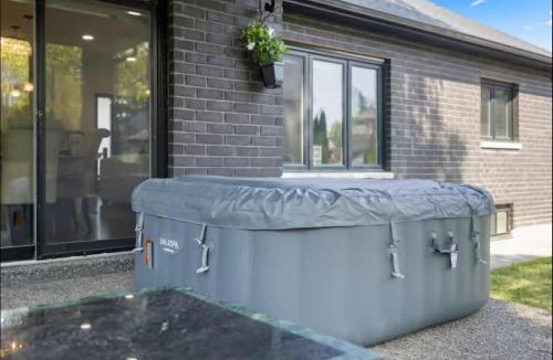 LaSalle House | The Matchette Manor - Luxury - Hotub - Lasalle