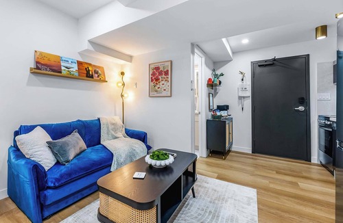 Grange Park Hotel | The Mccaul Basement Near Chinatown & AGO
