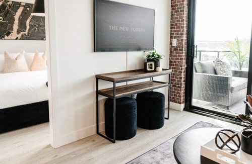Downtown Kelowna Condo | The New Yorker - Downtown