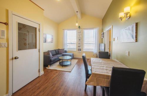 Yellowknife Apartment | The Niven Lake Retreat
