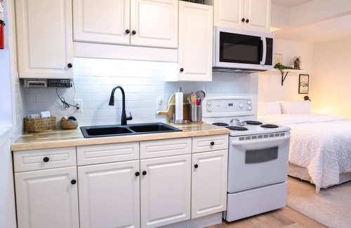 Harrison Hot Springs Condo | The Nook | Top Floor Suite with Mountain View