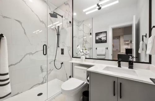 District of North Vancouver Apartment | The North Shore Luxe Suite