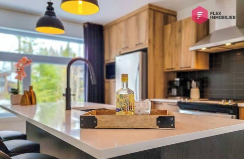 Pont-Rouge House | The Northern Lights of Portneuf - Private SPA