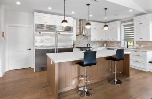 Abbotsford House | The Nox | Pool | Luxe Home | Poker | Fire Pit