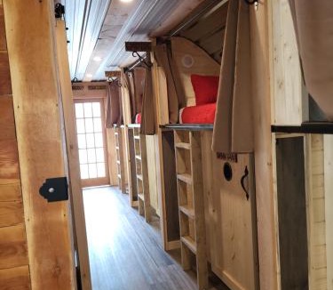 Radium Hot Springs Hostel | THE ORCHARD (HOSTEL WITH PRIVATE BUNKS)