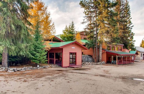Idabel Lake Cabin | The Perch - Cabin on quiet Lake! 25 mins to Big While 35 mins to Kelowna