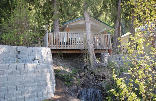 Blind Bay Cabin | The Perch is a cozy cabin at Blind Bay Hideaway on the beautiful sunny Shuswap