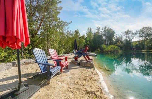 Tyrone Cottage | The Perfect Getaway from The Everyday ! Fraser Beach Resort