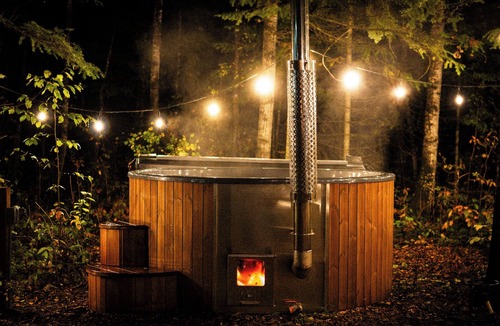 Lac du Bonnet RV Rental | The Pine Loft Bunkie