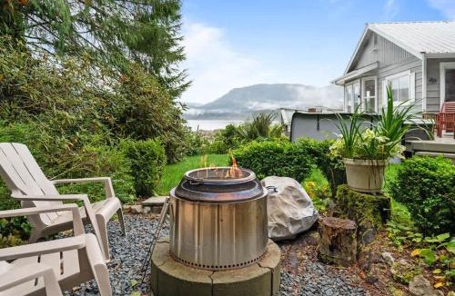 Port Renfrew House | The Point Partial - Hot tub - Sauna - view of San Juan Bay - Pet Friendly