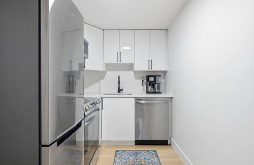 Northwest Edmonton Condo | The Pop Spot | 10 Min to Rogers | Blocks to 124st