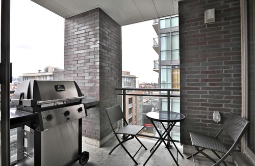 Beaconsfield Village Apartment | The Queen West Contemporary Chic