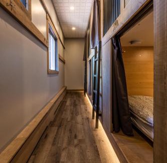 Fernie Hotel | The Raging Elk Adventure Lodging