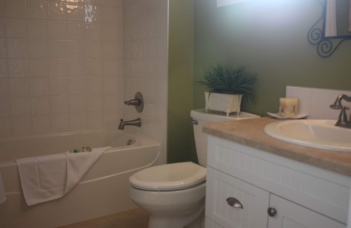 Central Okanagan Cottage | The Ridge Cottage - La Casa Cottage Resort, Kelowna, British Columbia