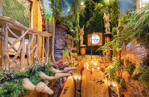 Roxbury Hotel | The Roxbury