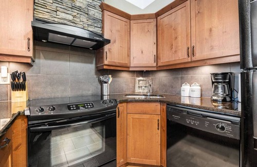 Radium Hot Springs Apartment | The Sable Forest Side | Pool | Hot Tub | Top Floor