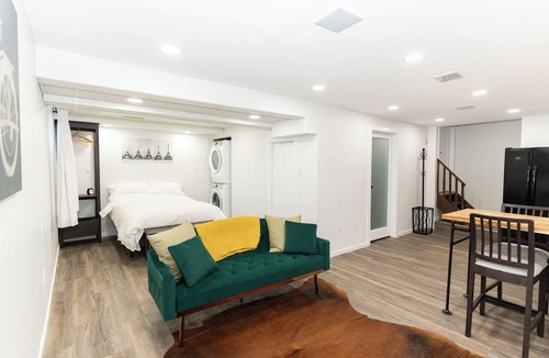 Saskatoon House | The Scholar's Retreat - 2 Minute Drive to the River Walking Paths or University!