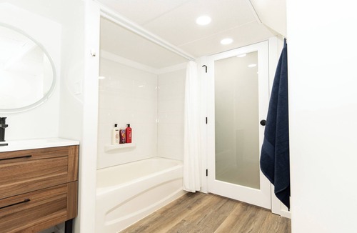 Saskatoon House | The Scholar's Retreat - 2 Minute Drive to the River Walking Paths or University!