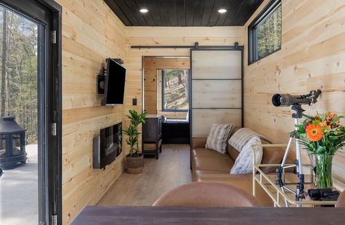 Newport Landing Cottage | ☆The SeaCan☆Adults Only Retreat☆HotTub&Sauna☆