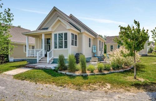 Cherry Valley House | The Sparrow - 32 Meadow View