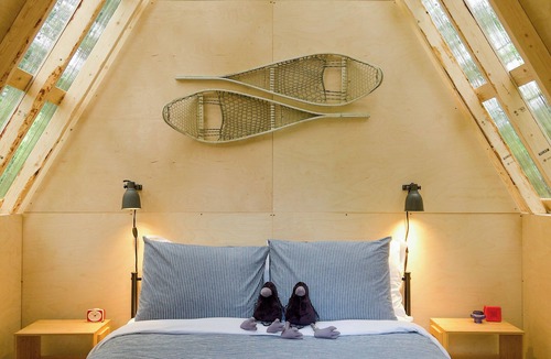 Madeira Park Hotel | The Stonewater