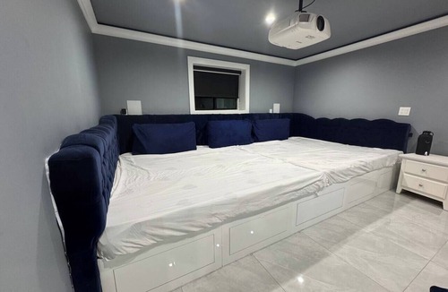 Delta Apartment | The Theatre Suite