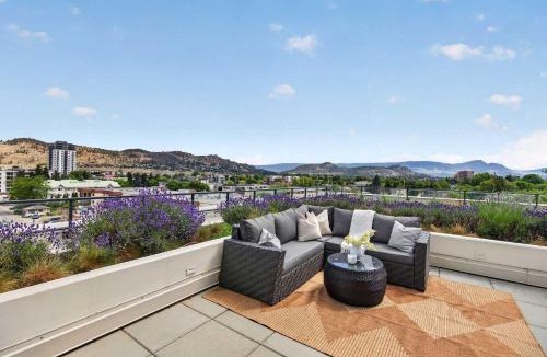 Downtown Kelowna Apartment | The Traditional A Luxury Terrace Escape that Sleeps 4
