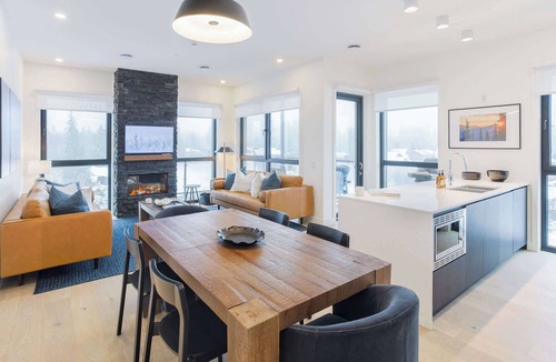 Revelstoke Apartment | The View - Luxury Penthouse Condo