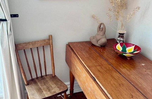 Port Hope Apartment | The Walton Cozy and Charming, Steps to Downtown