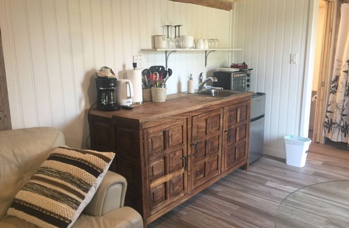 Black Creek Cabin | The Wood Shed at Saratoga Beach with hot tub