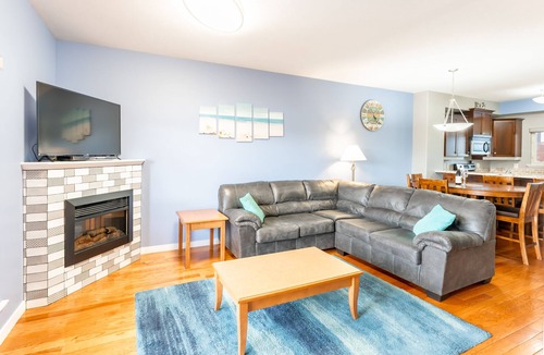 Osoyoos Condo | This is the life. 3 bedroom lakefront property close to everything!